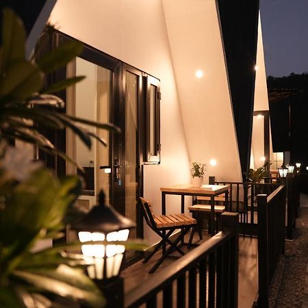 The Alchemist House Hotel Rishikesh Bagian luar foto