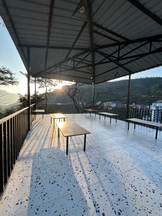 The Alchemist House Hotel Rishikesh Bagian luar foto