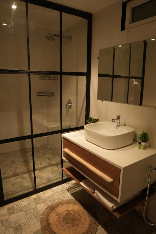 The Alchemist House Hotel Rishikesh Bagian luar foto
